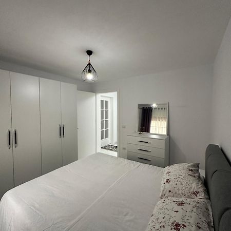 Elezi Apartment City Centre Tirana Bagian luar foto
