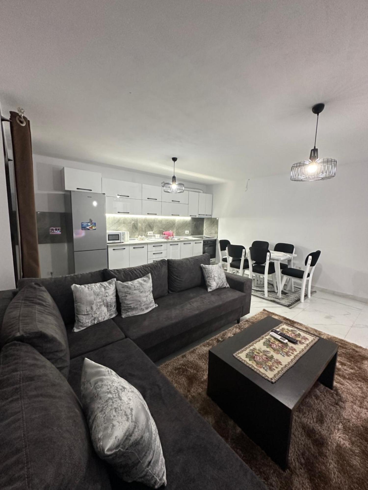 Elezi Apartment City Centre Tirana Bagian luar foto